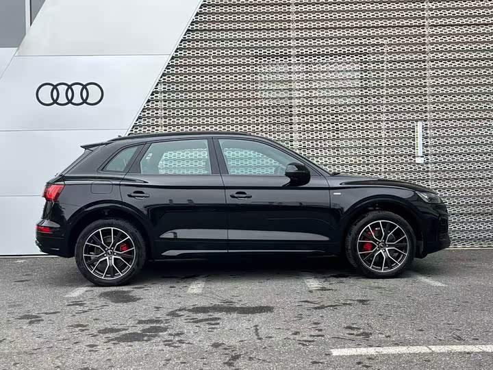 Фото 3 - Audi Q5L