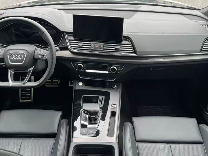 Фото 8 - Audi Q5L