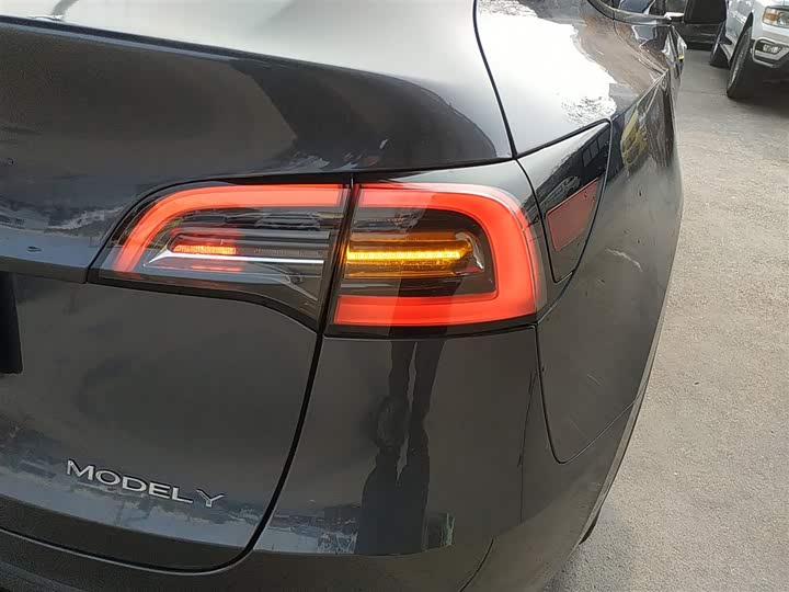 Фото 8 - Tesla Model Y