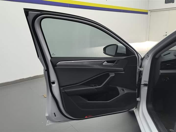 Фото 7 - Volkswagen Sagitar L