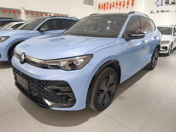 Фото 2 - Volkswagen Tiguan L Pro