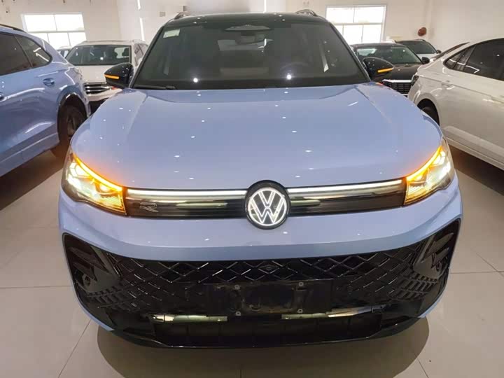 Фото 3 - Volkswagen Tiguan L Pro