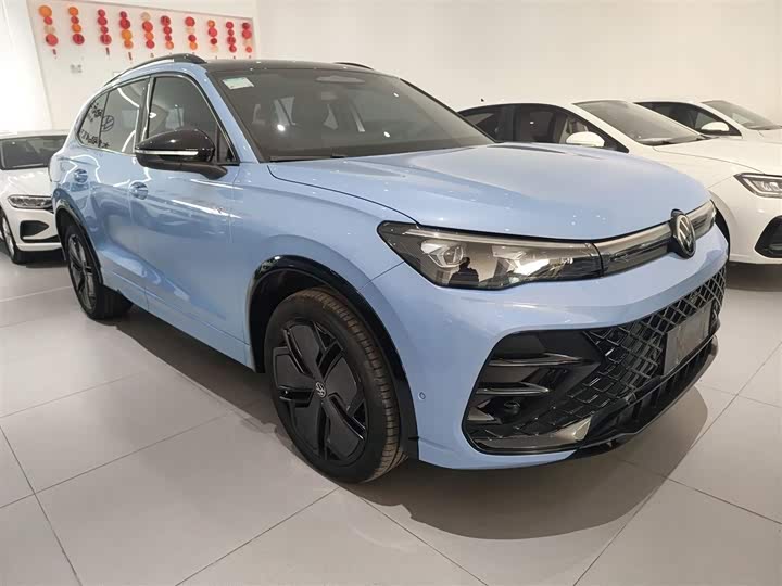 Фото 4 - Volkswagen Tiguan L Pro