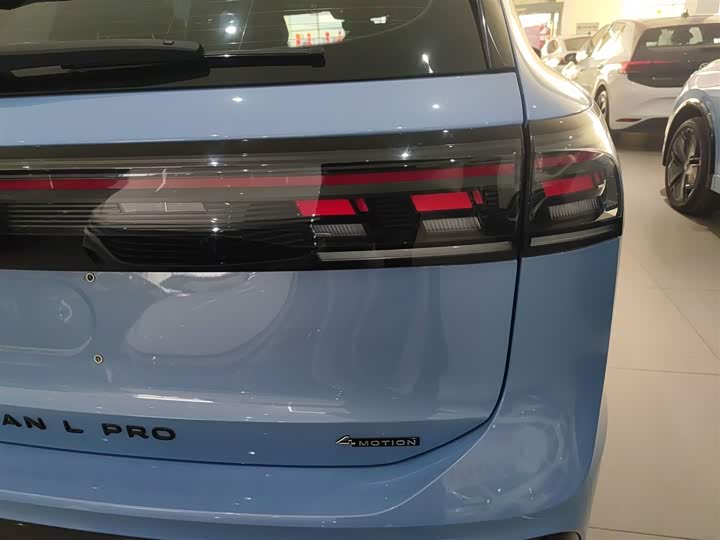 Фото 8 - Volkswagen Tiguan L Pro