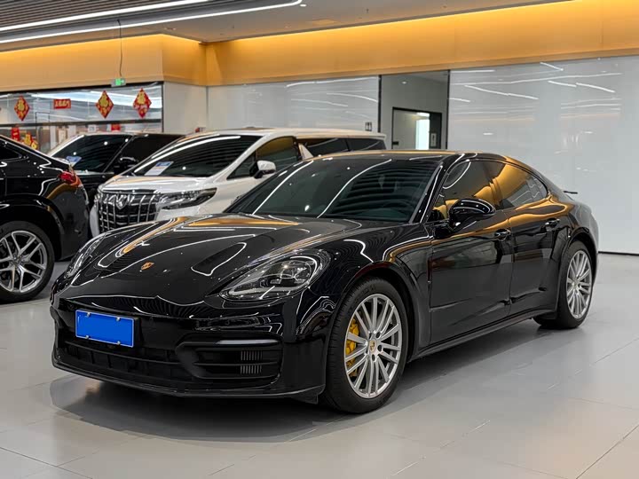 Фото 1 - Porsche Panamera