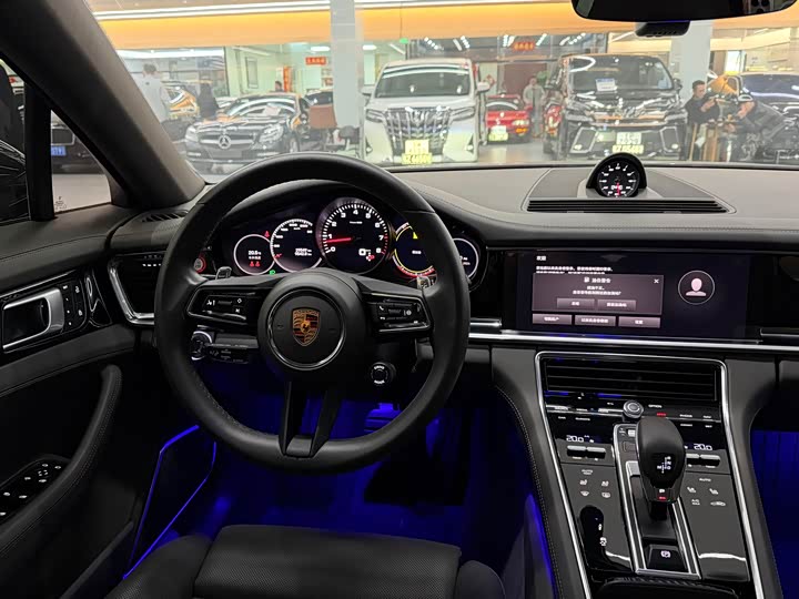 Фото 7 - Porsche Panamera