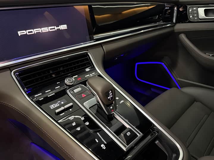 Фото 8 - Porsche Panamera