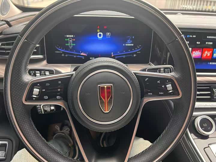 Фото 9 - Hongqi H9