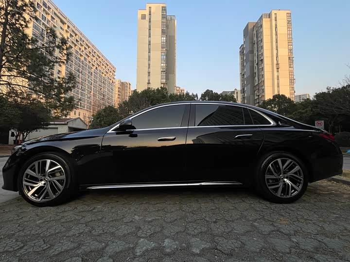 Фото 4 - Mercedes-Benz E-Class