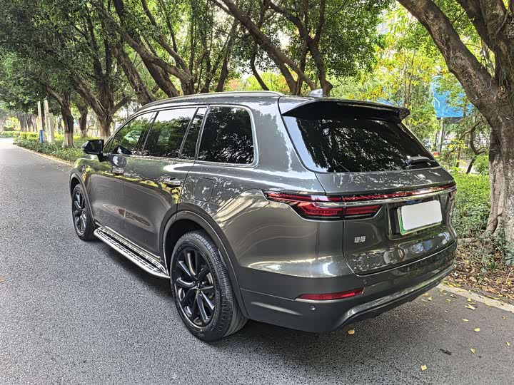 Фото 8 - LiXiang One