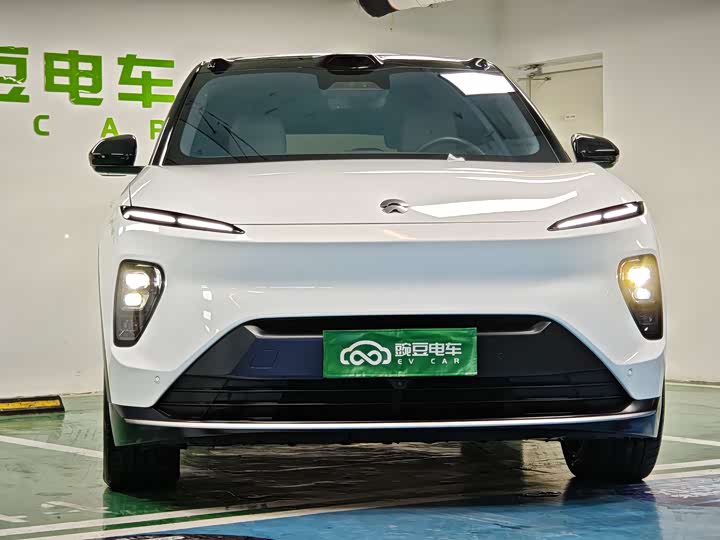 Фото 2 - Nio ES8