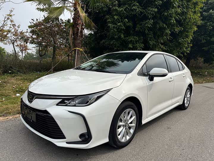 Фото 1 - Toyota Corolla