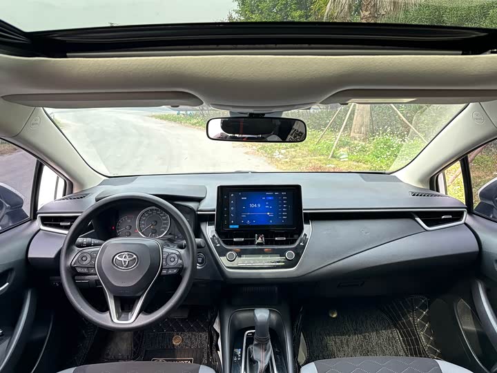 Фото 7 - Toyota Corolla