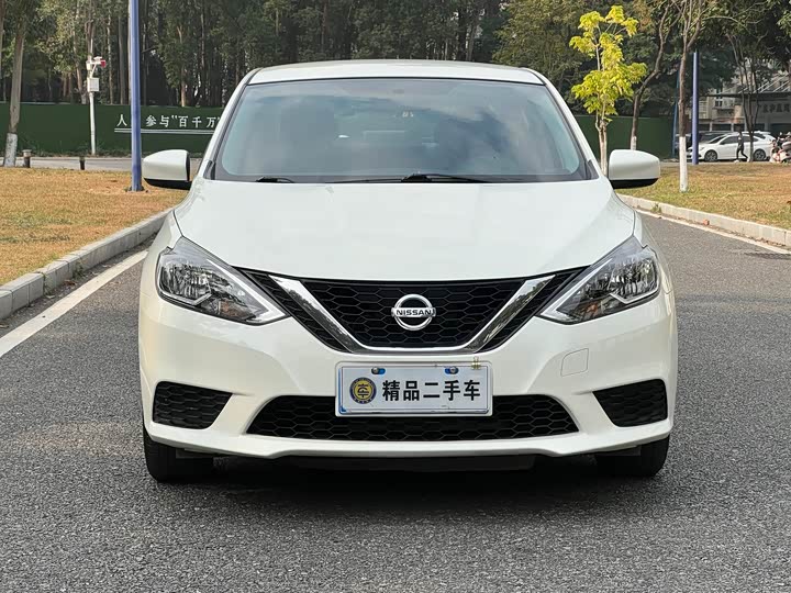 Фото 2 - Nissan Sylphy