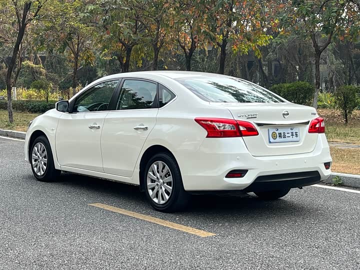 Фото 5 - Nissan Sylphy