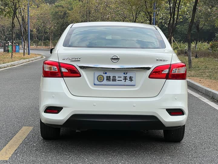 Фото 6 - Nissan Sylphy