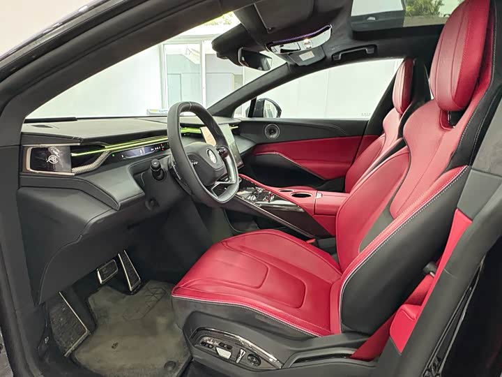 Фото 4 - Lotus Eletre