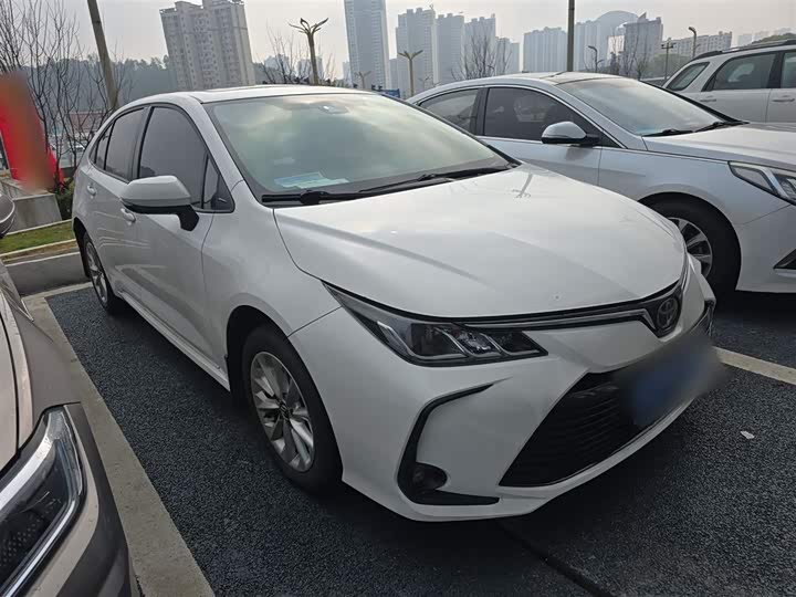 Фото 4 - Toyota Corolla