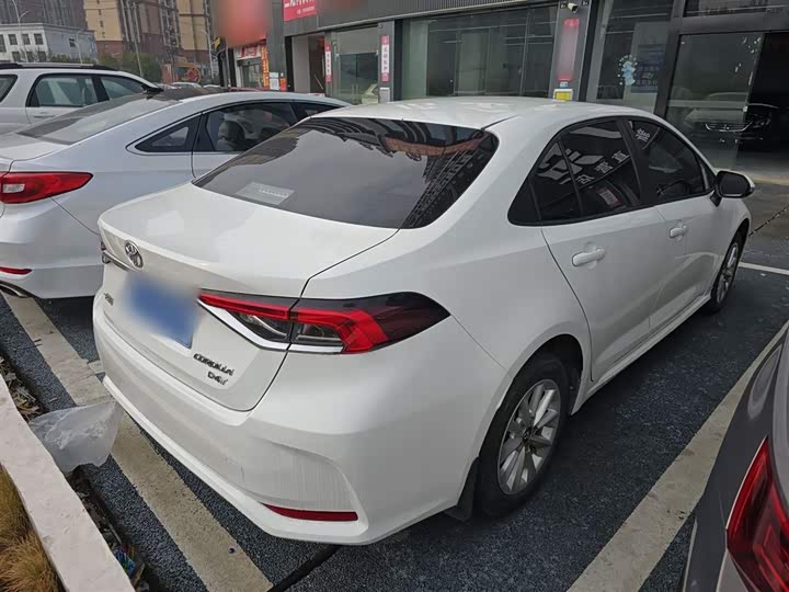 Фото 7 - Toyota Corolla