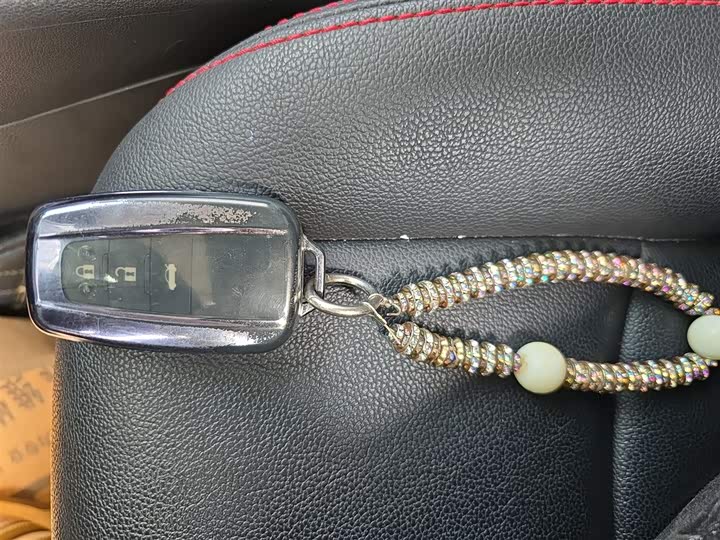 Фото 9 - Toyota Corolla