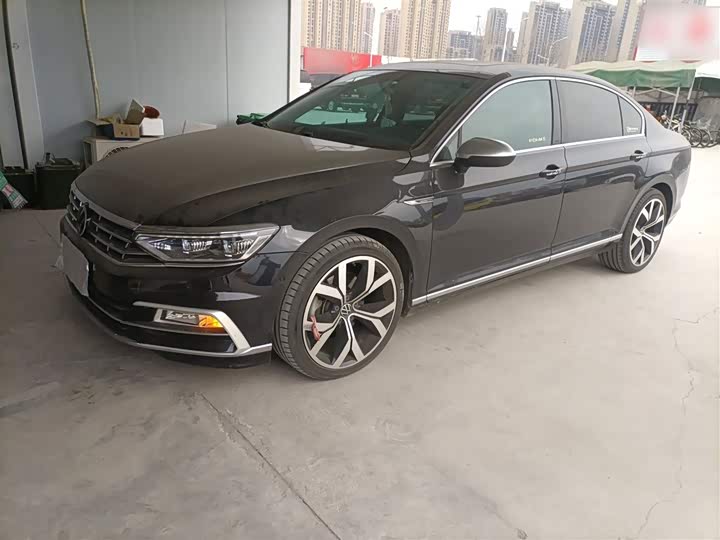 Фото 2 - Volkswagen Magotan