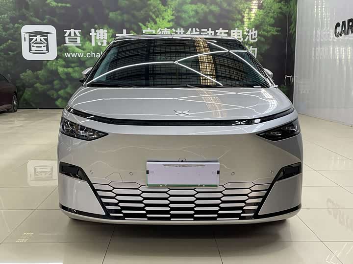 Фото 2 - XPeng X9