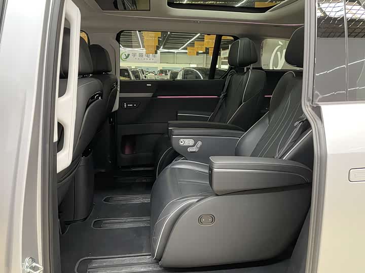 Фото 5 - XPeng X9