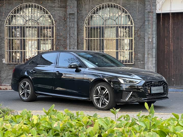 Фото 3 - Audi A4L