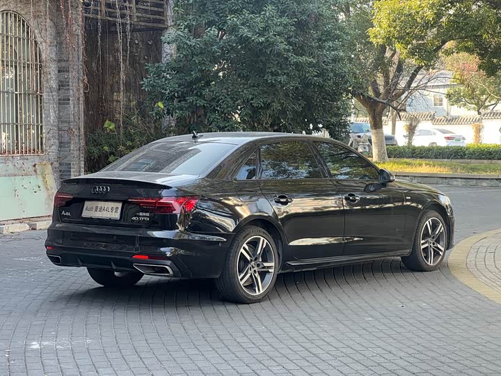 Фото 7 - Audi A4L