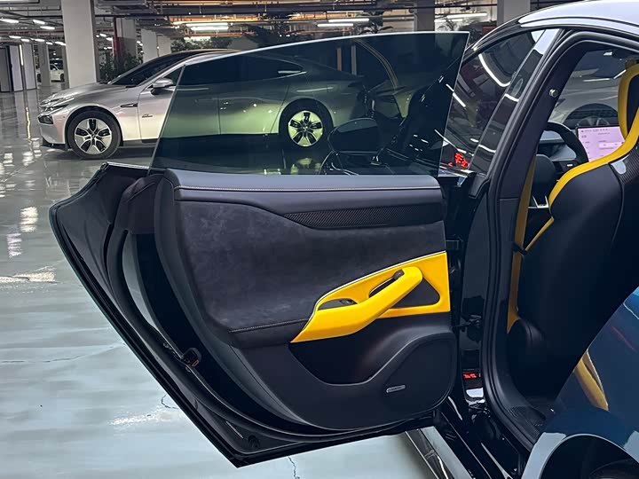 Фото 8 - Xiaomi SU7 Ultra