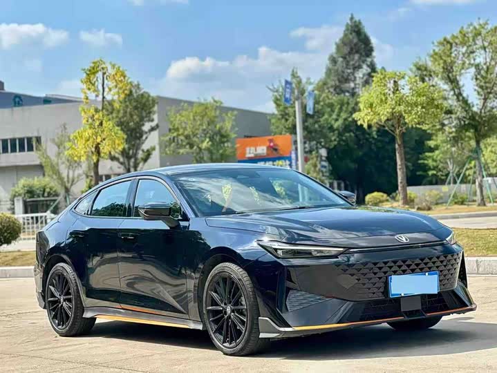 Фото 3 - Changan UNI-V