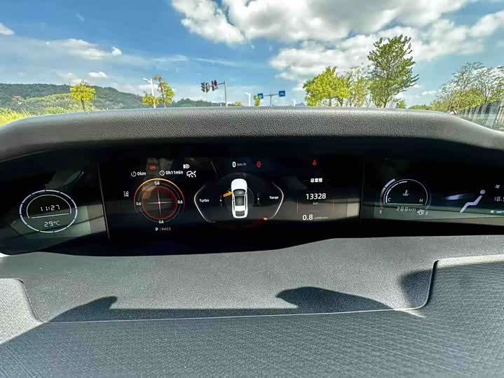 Фото 6 - Changan UNI-V