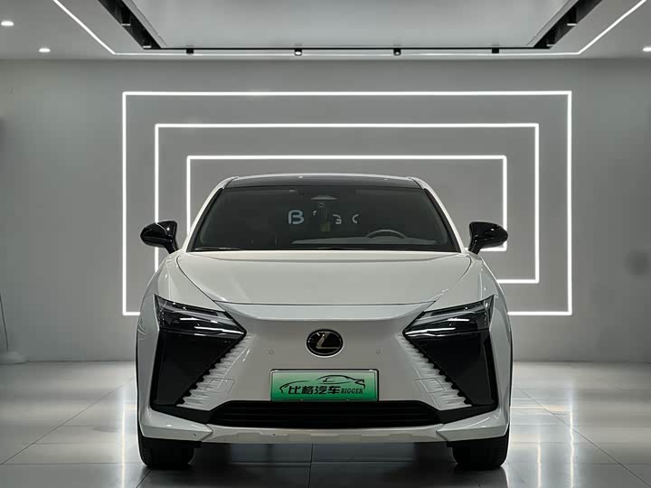 Фото 3 - Lexus RZ