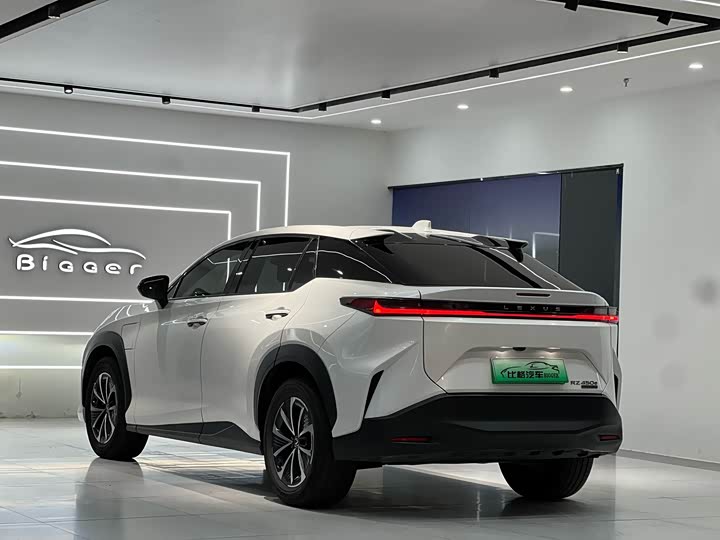 Фото 5 - Lexus RZ