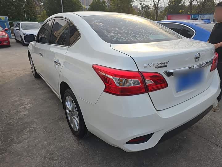 Фото 5 - Nissan Sylphy