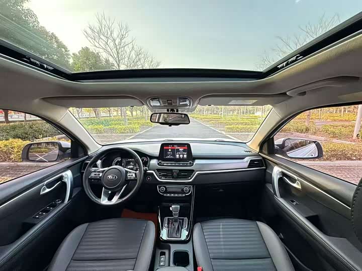 Фото 6 - Kia Sportage GT-line