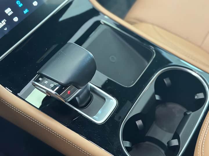 Фото 7 - LiXiang One