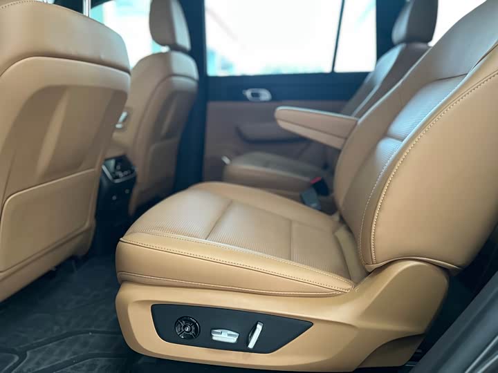 Фото 8 - LiXiang One