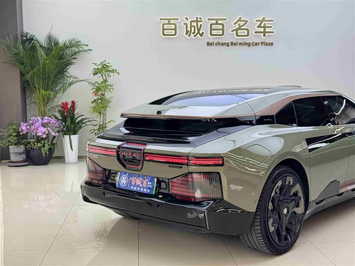 Фото 7 - HiPhi Z