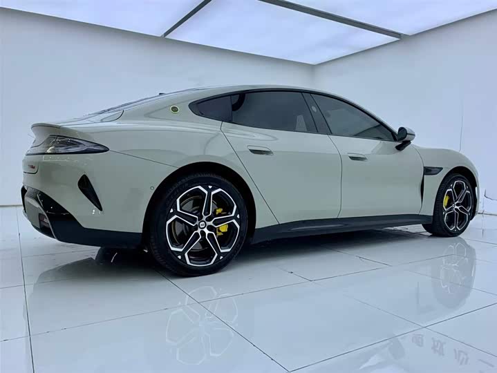 Фото 5 - Xiaomi SU7