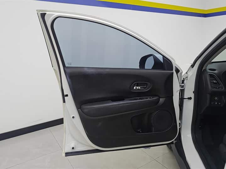 Фото 7 - Honda Vezel