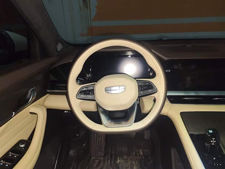 Фото 3 - Geely Monjaro