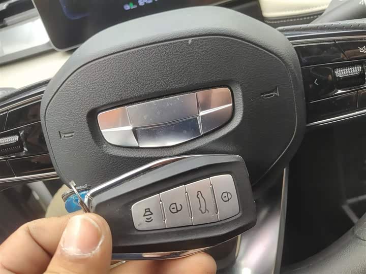 Фото 9 - Geely Geometry E Firefly