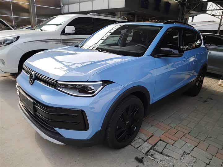 Фото 1 - Volkswagen Tharu