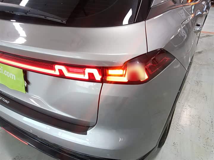 Фото 8 - Bestune B70S