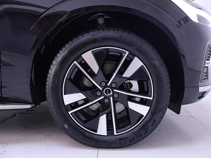 Фото 6 - Volvo XC60