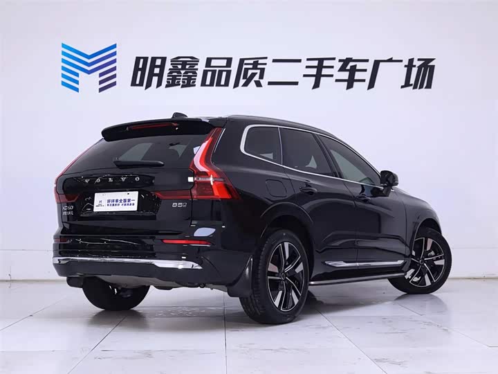 Фото 7 - Volvo XC60