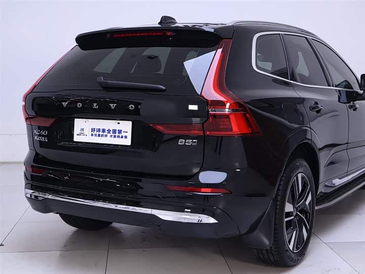 Фото 8 - Volvo XC60