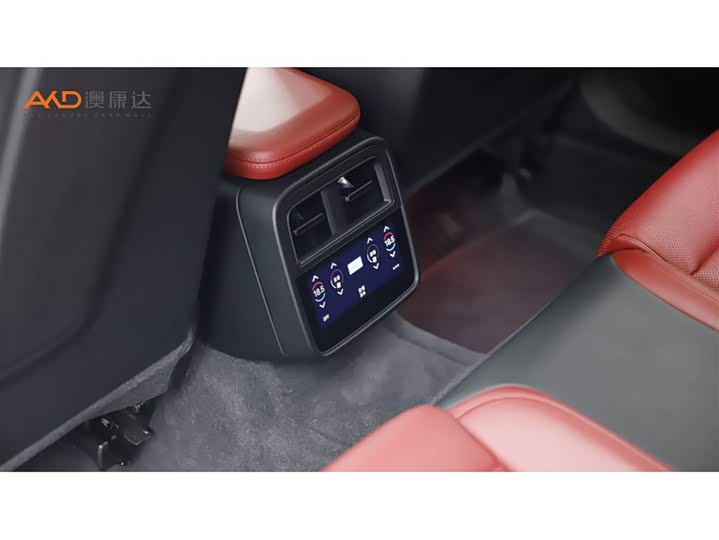 Фото 9 - Porsche Taycan