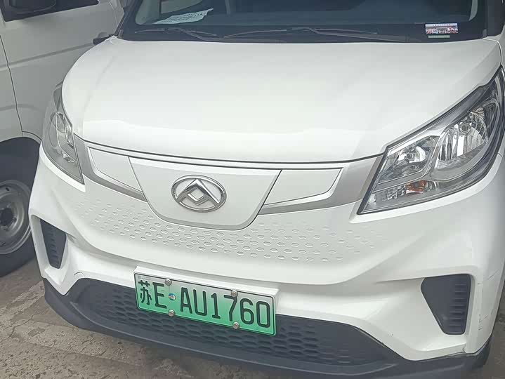 Фото 2 - Maxus EV30